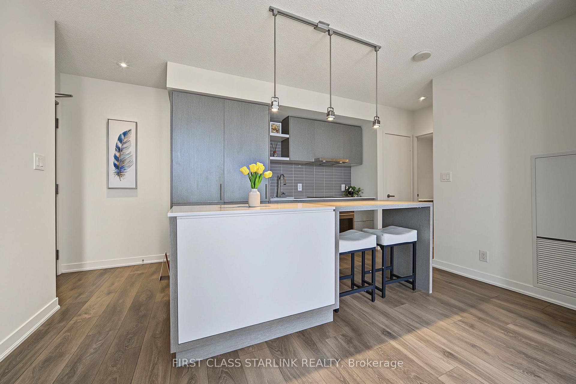 Photo 4 of Unit 2801, 100 Harbour Street, Toronto, Waterfront Communities — HOMEH