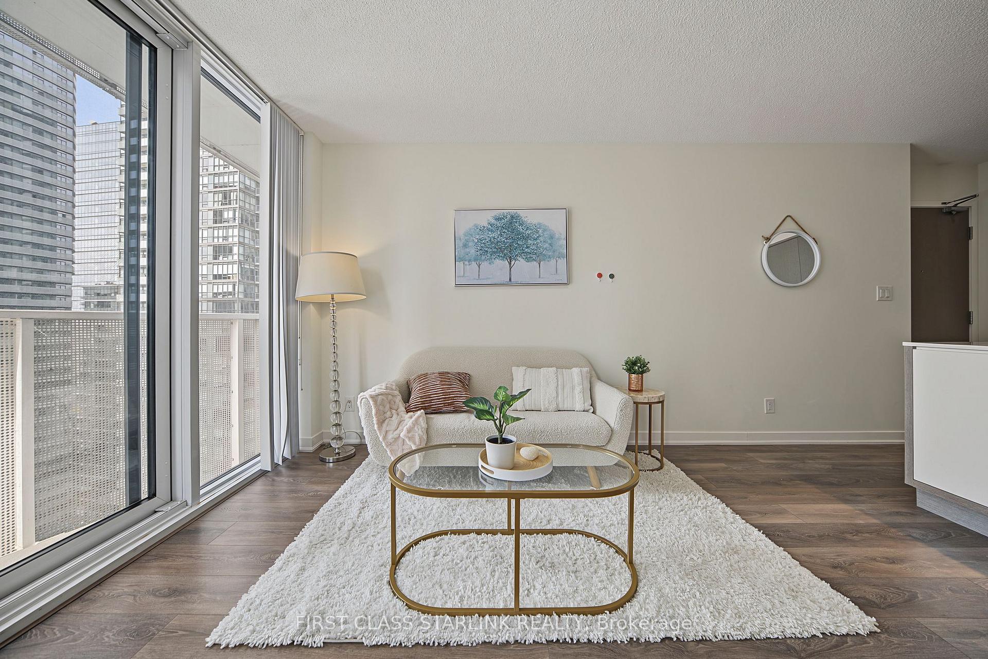 Photo 8 of Unit 2801, 100 Harbour Street, Toronto, Waterfront Communities — HOMEH
