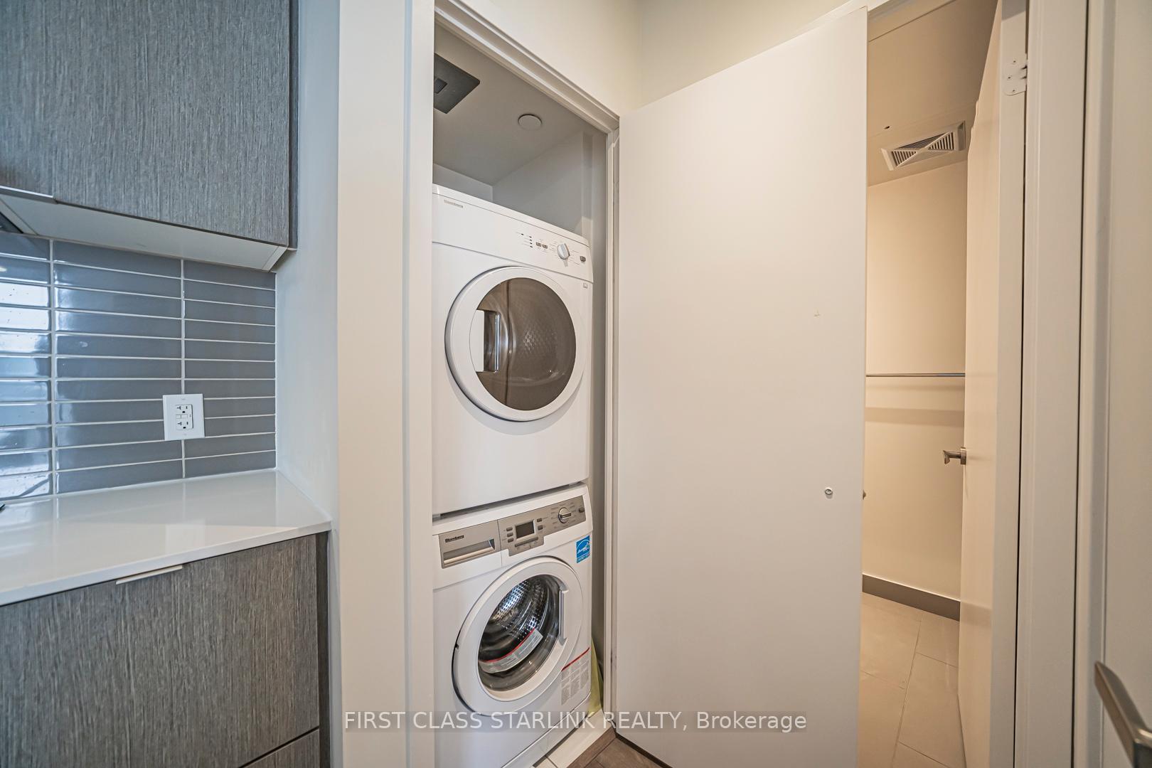 Photo 13 of Unit 2801, 100 Harbour Street, Toronto, Waterfront Communities — HOMEH