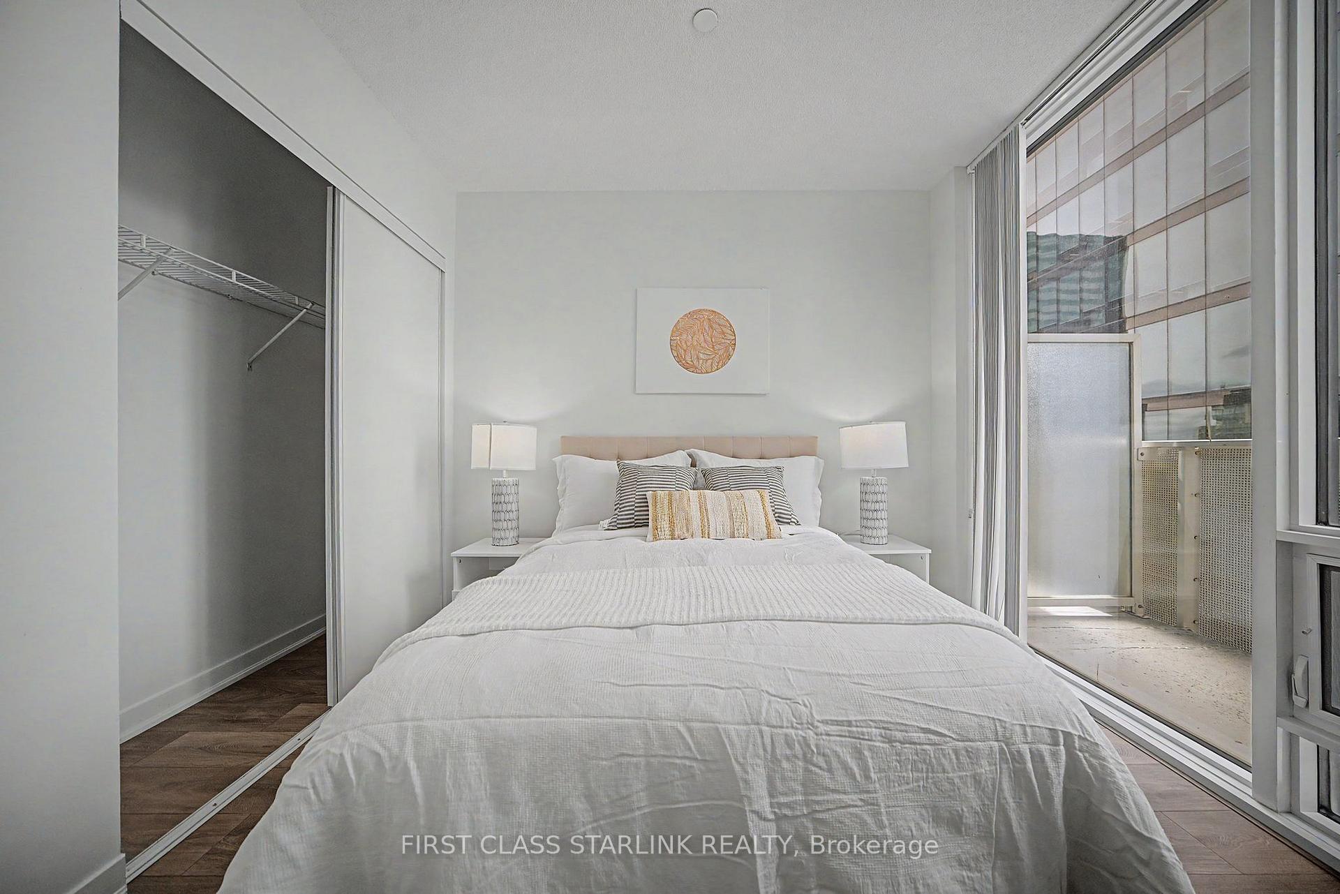 Photo 17 of Unit 2801, 100 Harbour Street, Toronto, Waterfront Communities — HOMEH