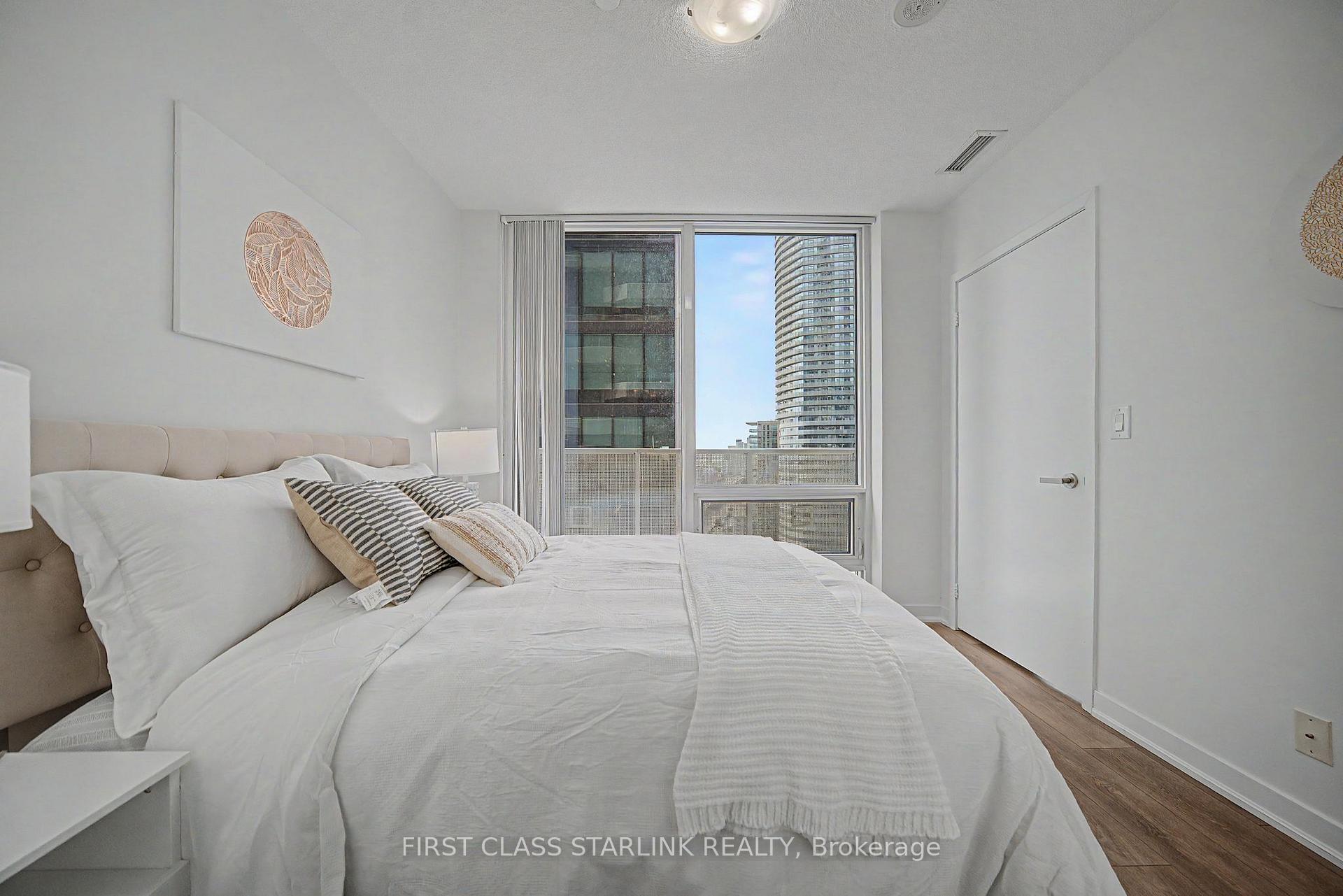 Photo 19 of Unit 2801, 100 Harbour Street, Toronto, Waterfront Communities — HOMEH