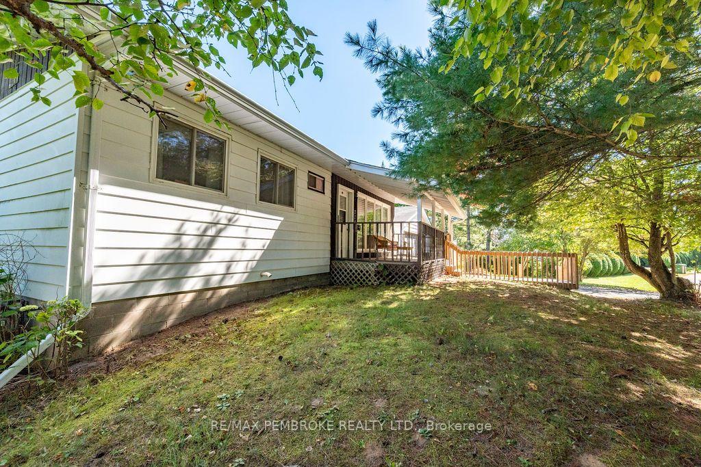 Photo 1 of 774 Pinegrove Crescent, Petawawa, Petawawa — HOMEH