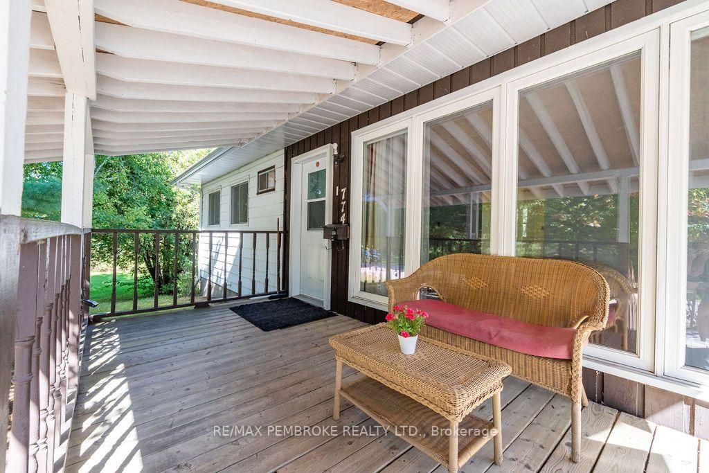 Photo 5 of 774 Pinegrove Crescent, Petawawa, Petawawa — HOMEH