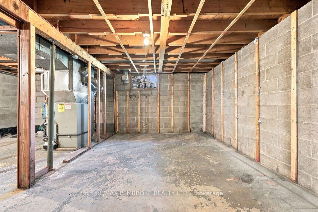Photo 21 of 774 Pinegrove Crescent, Petawawa, Petawawa — HOMEH