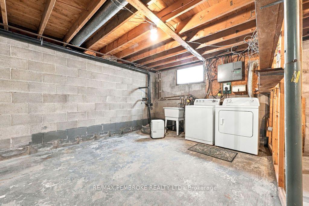 Photo 26 of 774 Pinegrove Crescent, Petawawa, Petawawa — HOMEH