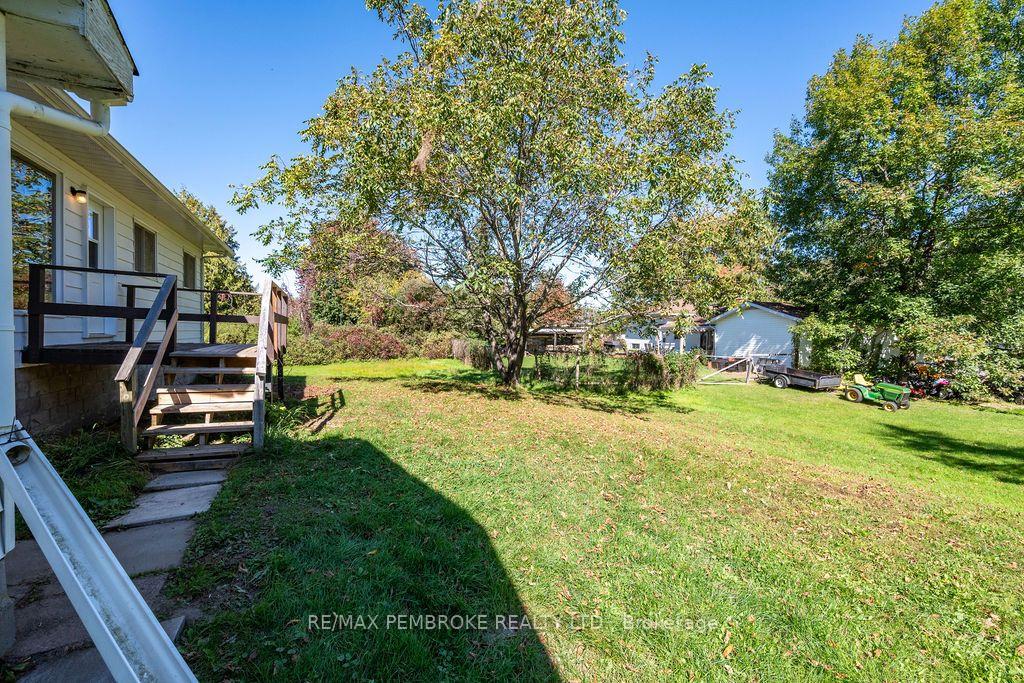 Photo 31 of 774 Pinegrove Crescent, Petawawa, Petawawa — HOMEH