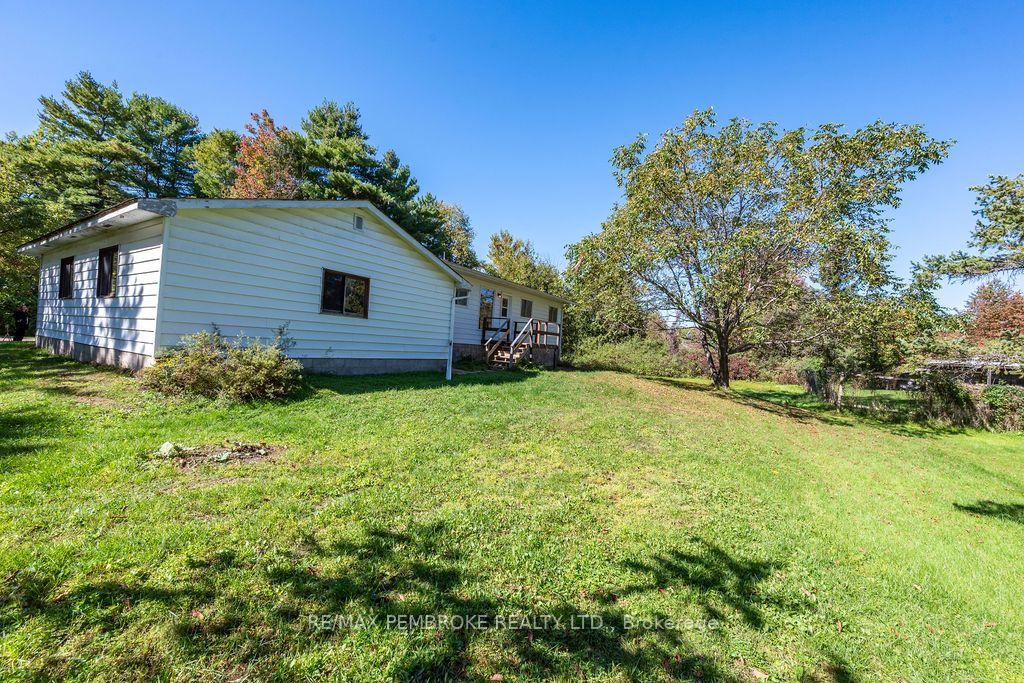 Photo 33 of 774 Pinegrove Crescent, Petawawa, Petawawa — HOMEH