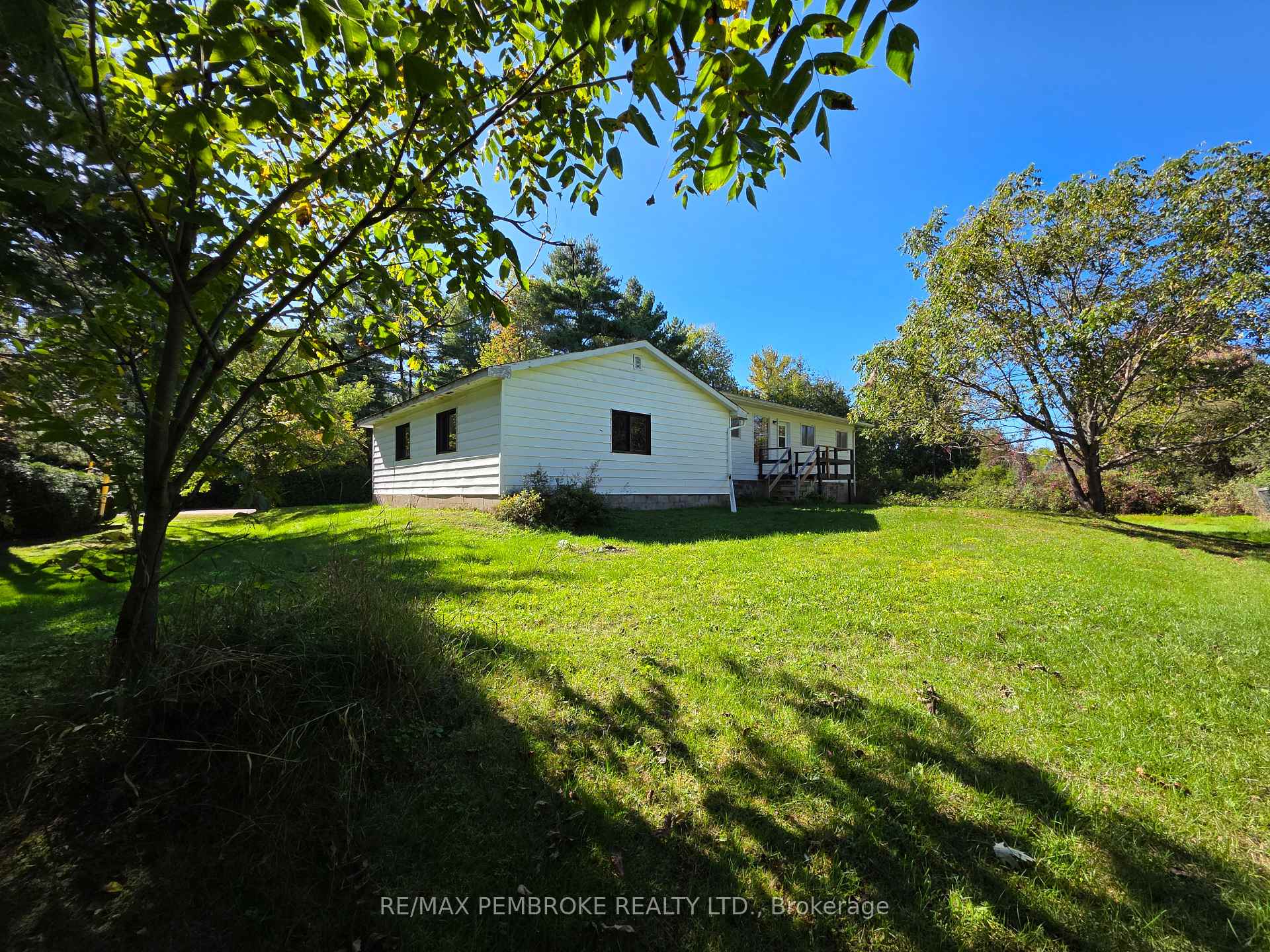 Photo 34 of 774 Pinegrove Crescent, Petawawa, Petawawa — HOMEH