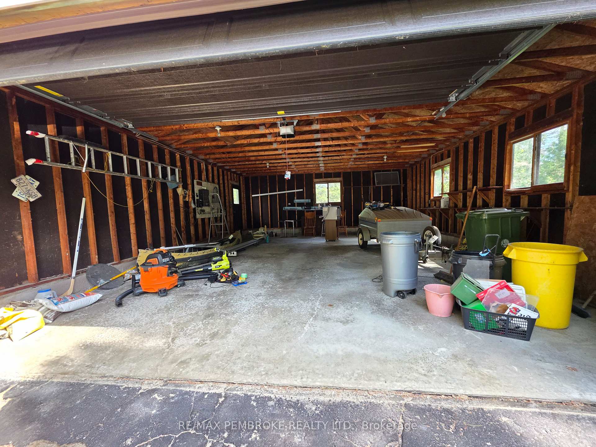 Photo 36 of 774 Pinegrove Crescent, Petawawa, Petawawa — HOMEH