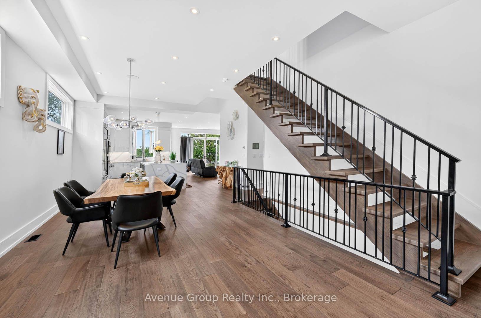 Photo 3 of 33 Cartwright Avenue, North York, Yorkdale-Glen Park — HOMEH