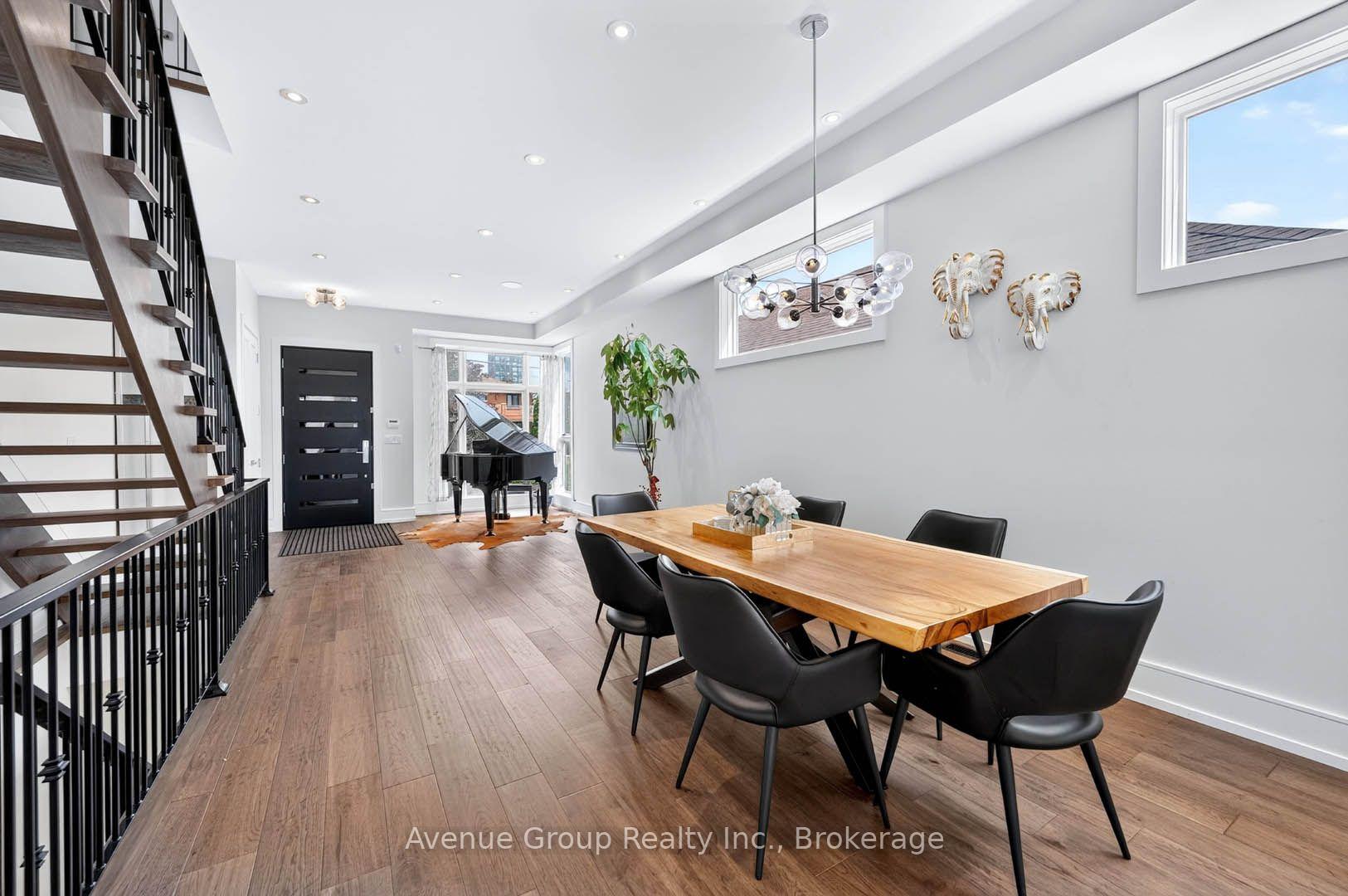 Photo 4 of 33 Cartwright Avenue, North York, Yorkdale-Glen Park — HOMEH