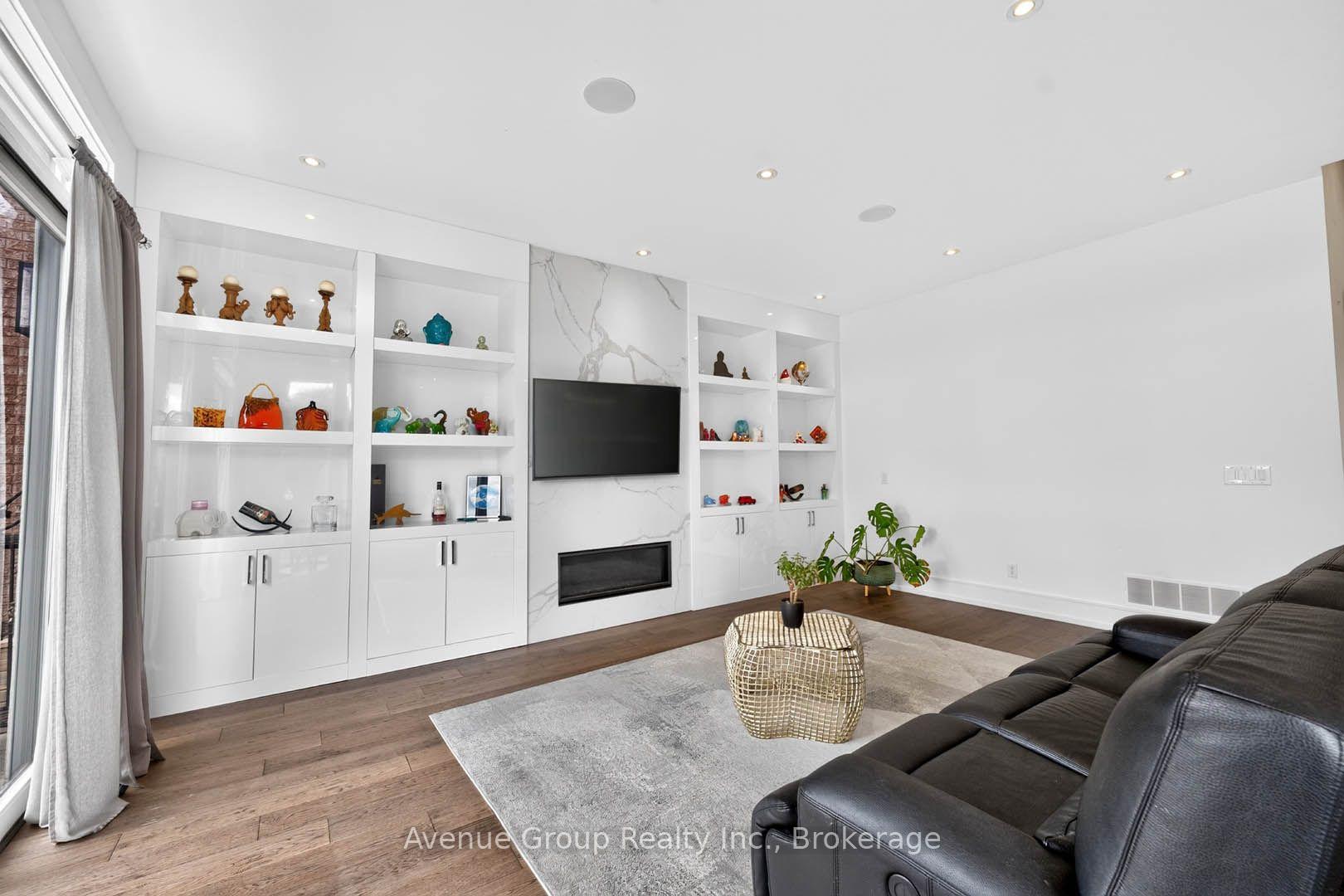 Photo 8 of 33 Cartwright Avenue, North York, Yorkdale-Glen Park — HOMEH