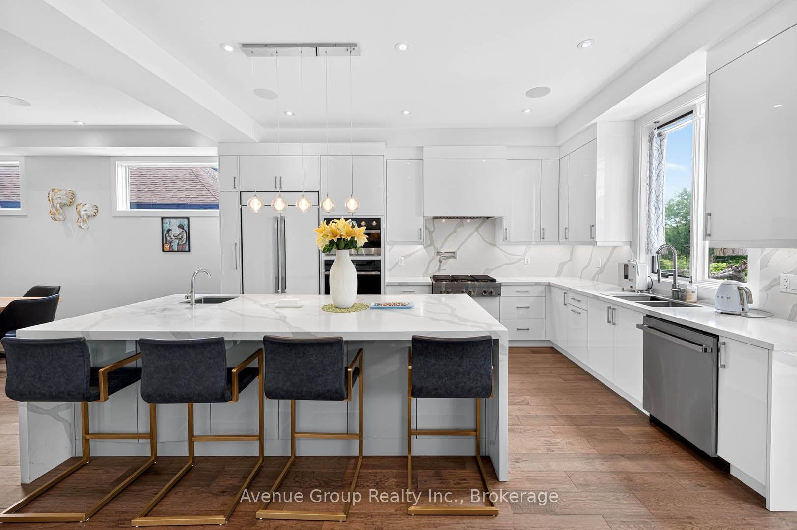 Photo 11 of 33 Cartwright Avenue, North York, Yorkdale-Glen Park — HOMEH