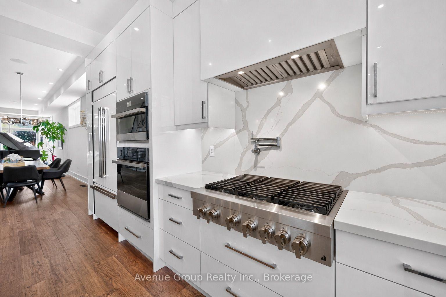 Photo 13 of 33 Cartwright Avenue, North York, Yorkdale-Glen Park — HOMEH