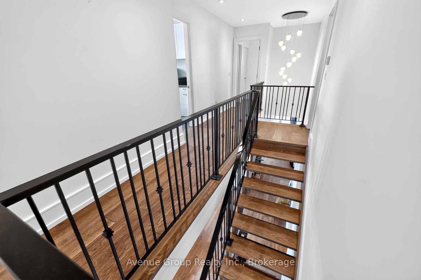 Photo 19 of 33 Cartwright Avenue, North York, Yorkdale-Glen Park — HOMEH