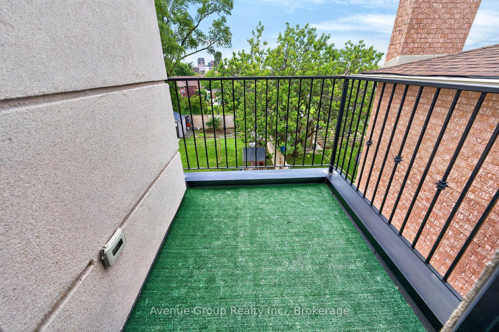 Photo 22 of 33 Cartwright Avenue, North York, Yorkdale-Glen Park — HOMEH