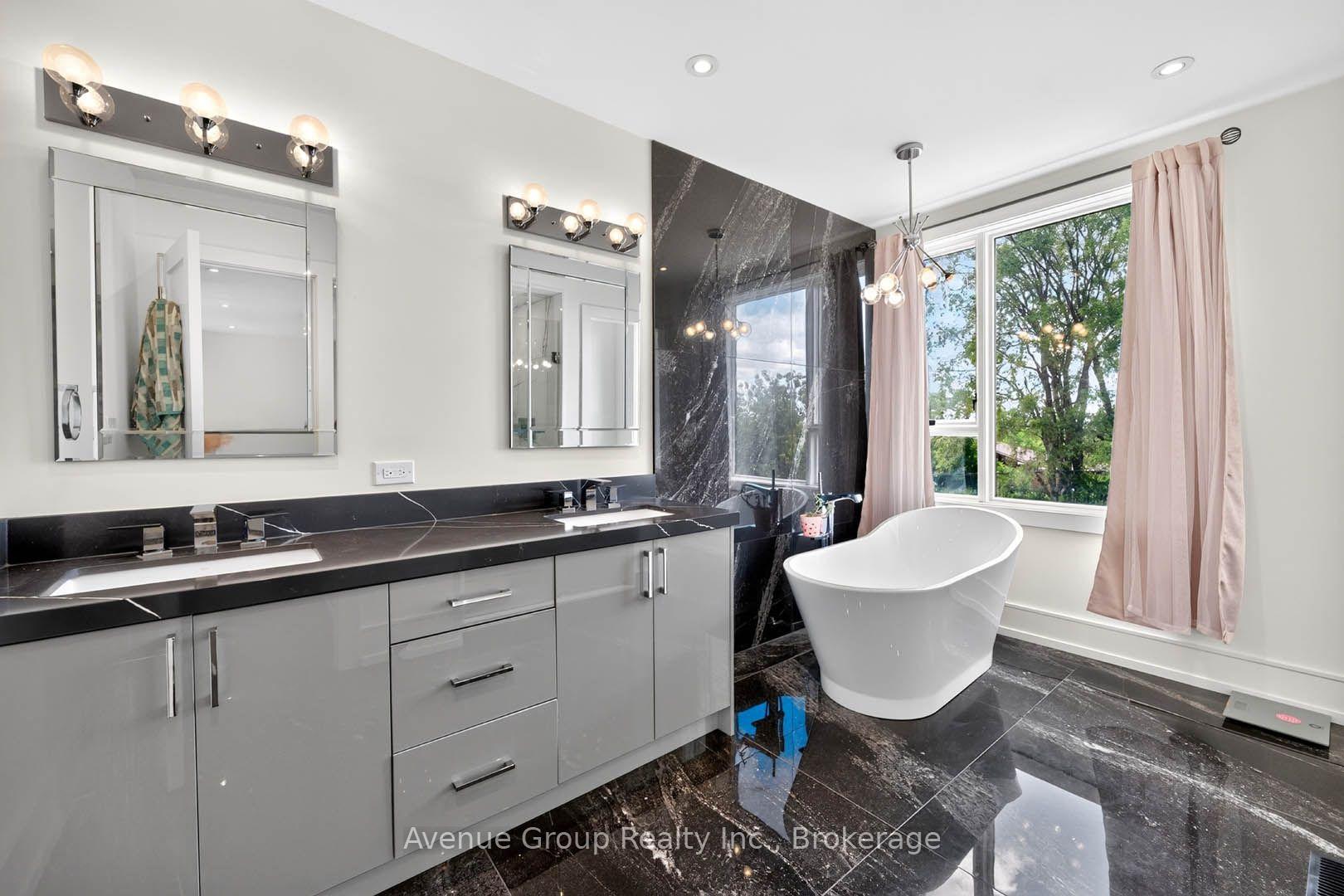 Photo 23 of 33 Cartwright Avenue, North York, Yorkdale-Glen Park — HOMEH