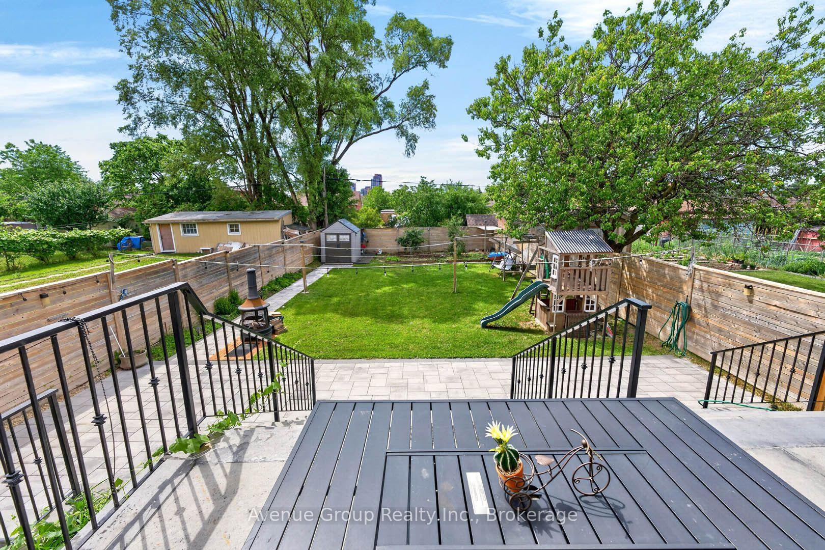 Photo 46 of 33 Cartwright Avenue, North York, Yorkdale-Glen Park — HOMEH