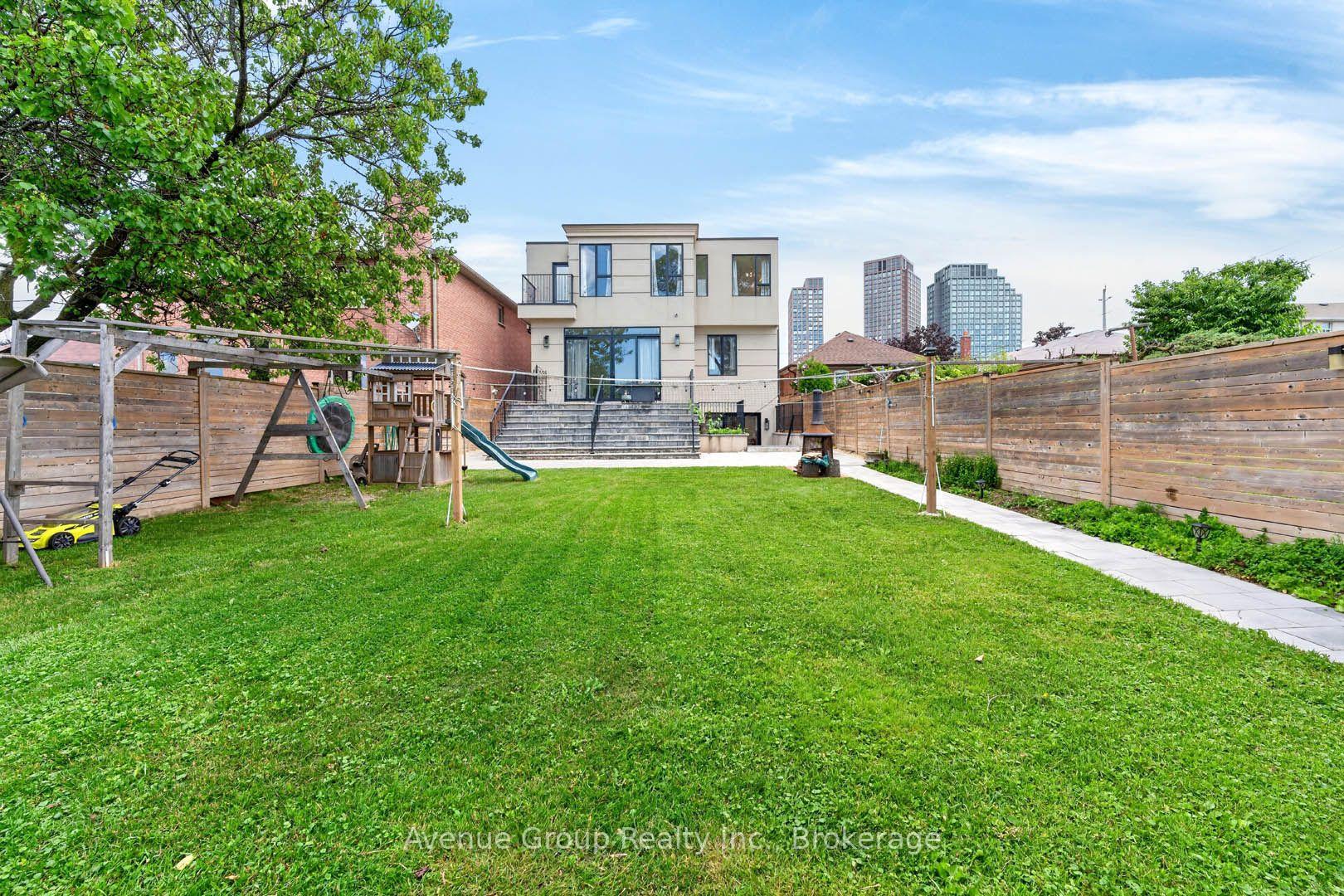 Photo 48 of 33 Cartwright Avenue, North York, Yorkdale-Glen Park — HOMEH