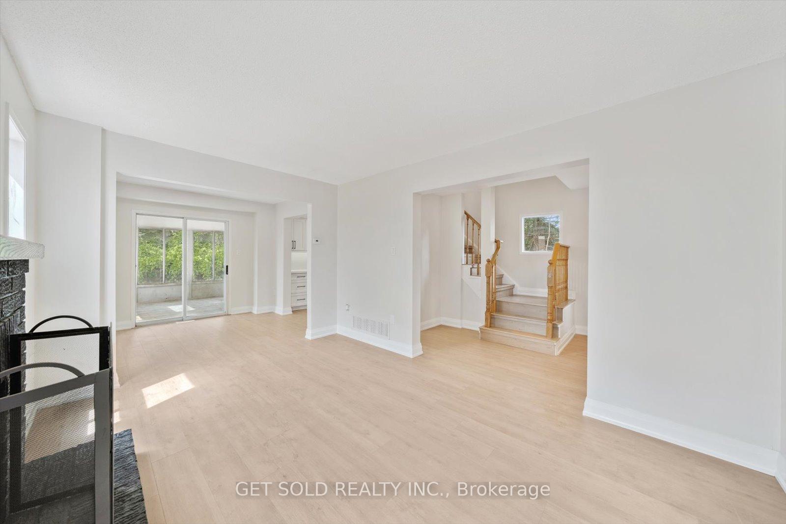 Photo 6 of 232 Kozlov Street, Barrie, West Bayfield — HOMEH