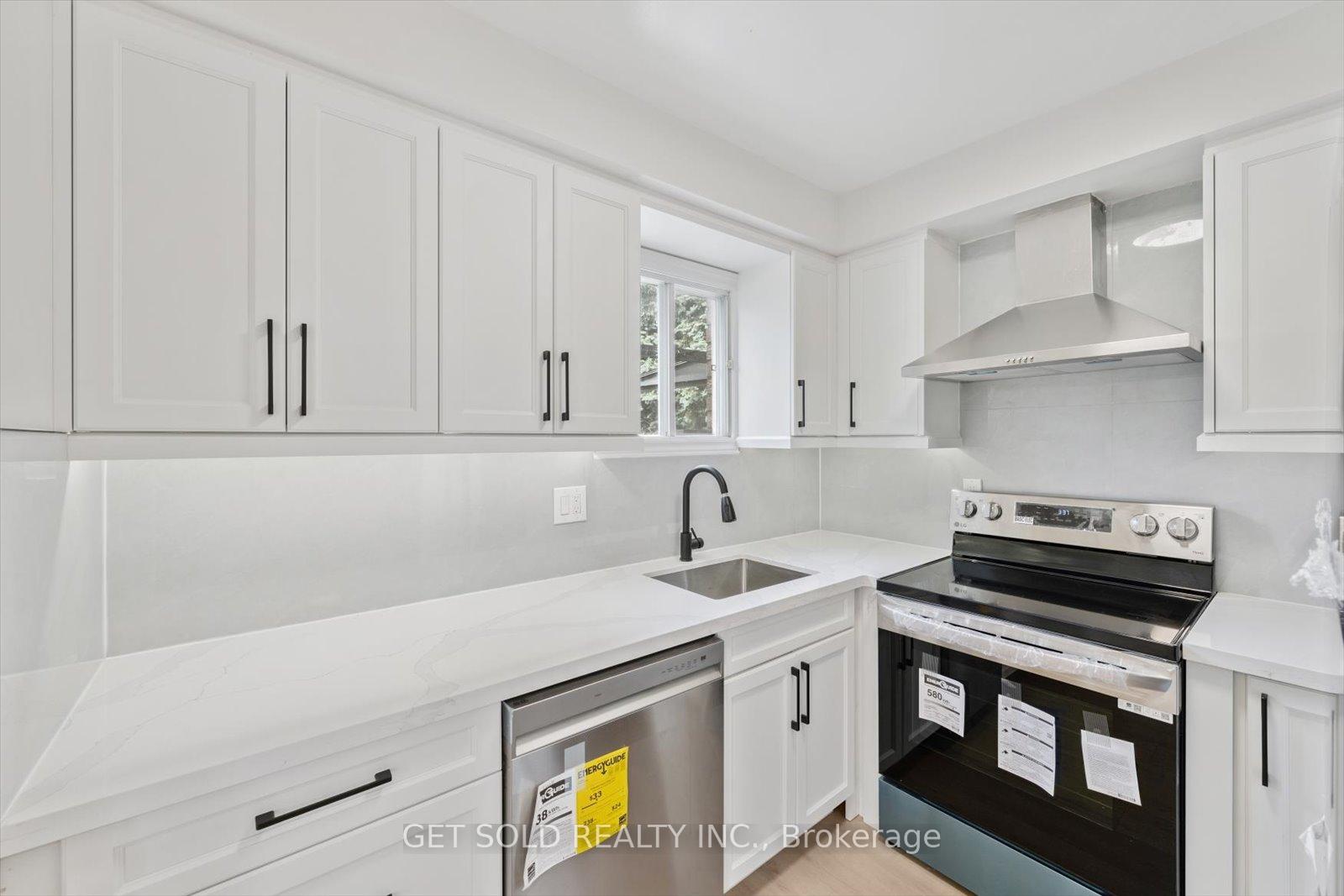 Photo 10 of 232 Kozlov Street, Barrie, West Bayfield — HOMEH