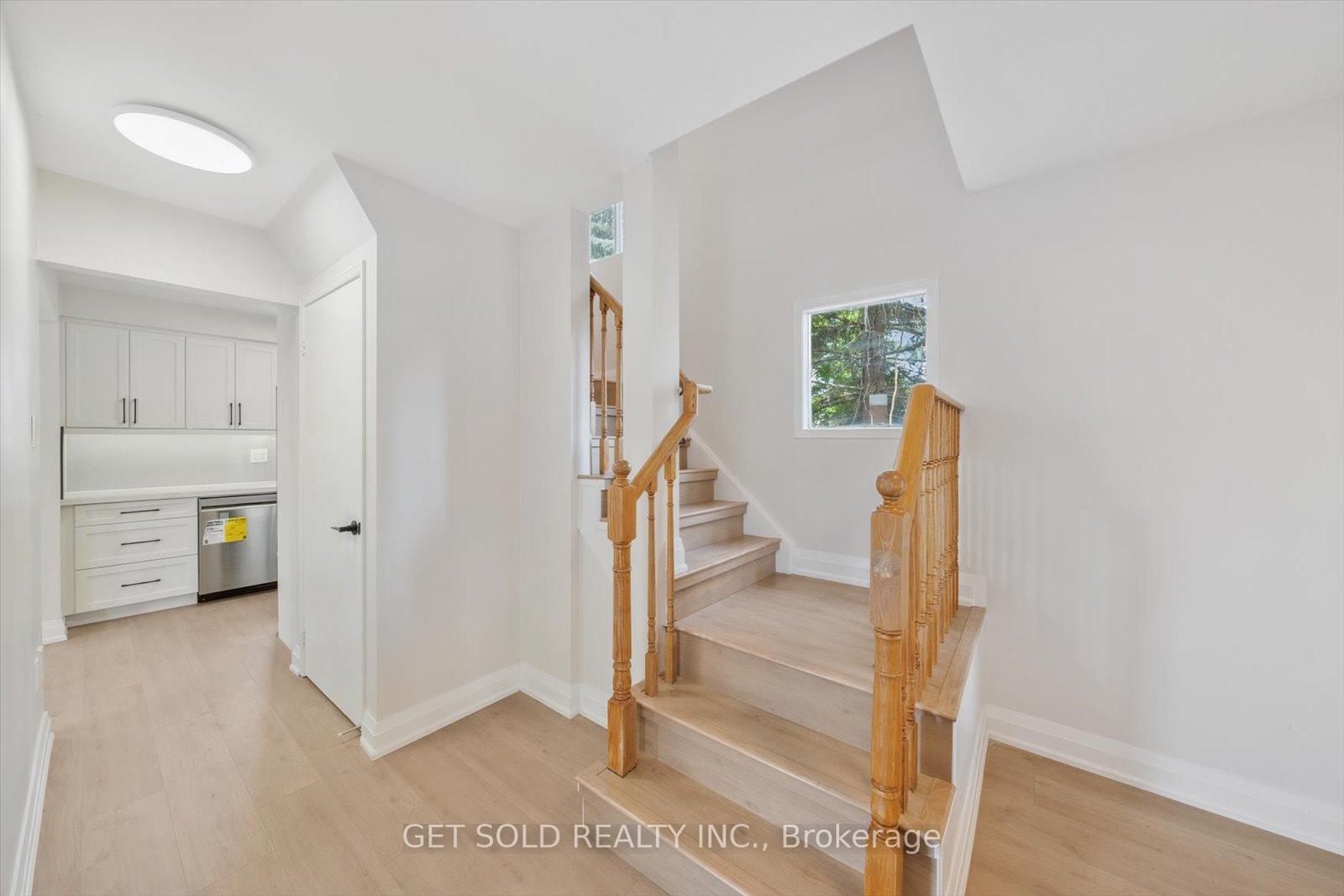 Photo 14 of 232 Kozlov Street, Barrie, West Bayfield — HOMEH