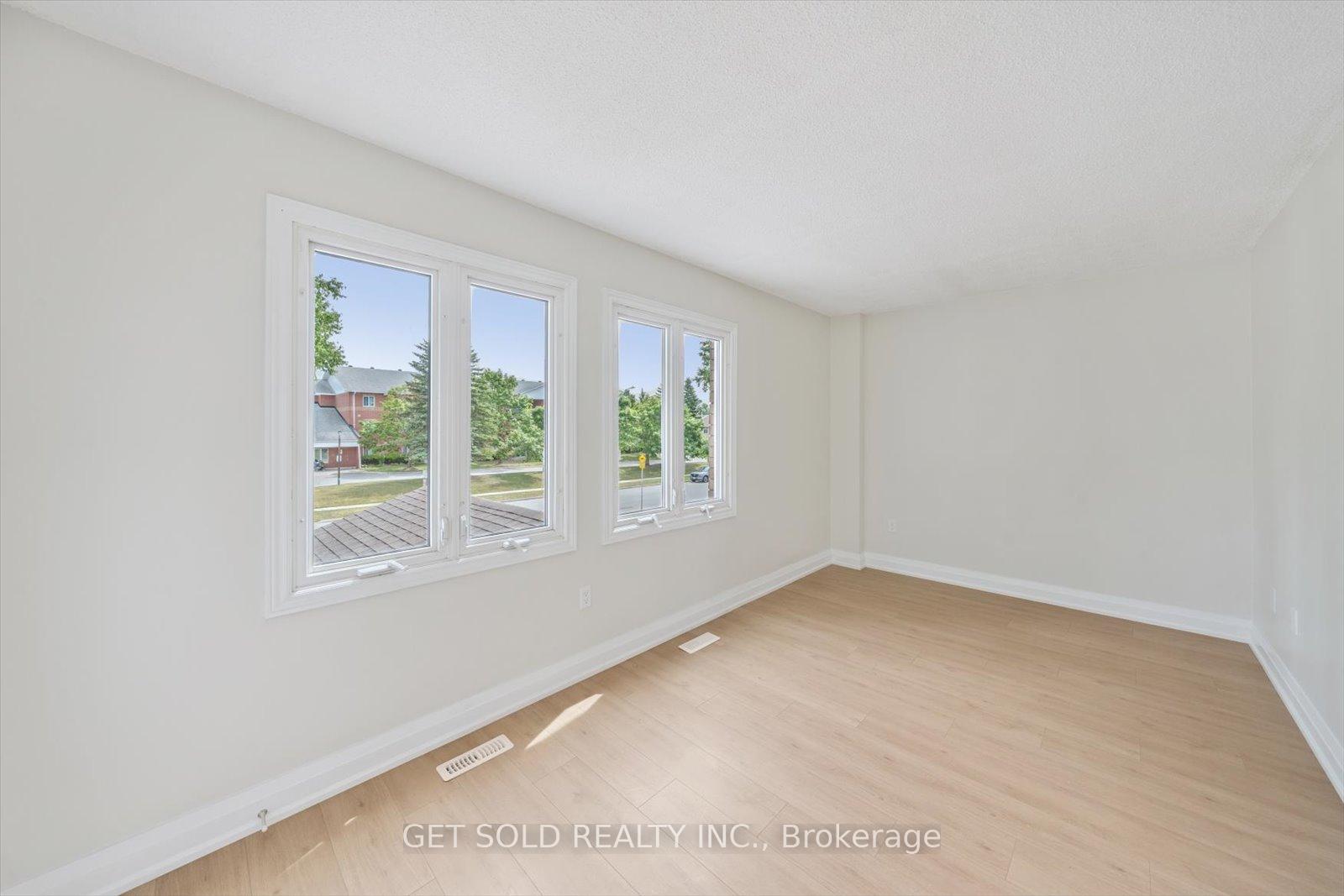 Photo 19 of 232 Kozlov Street, Barrie, West Bayfield — HOMEH