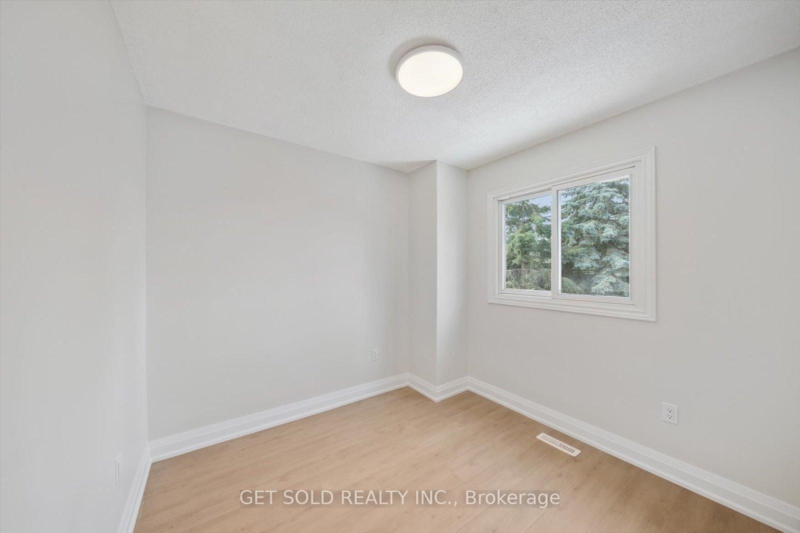 Photo 22 of 232 Kozlov Street, Barrie, West Bayfield — HOMEH