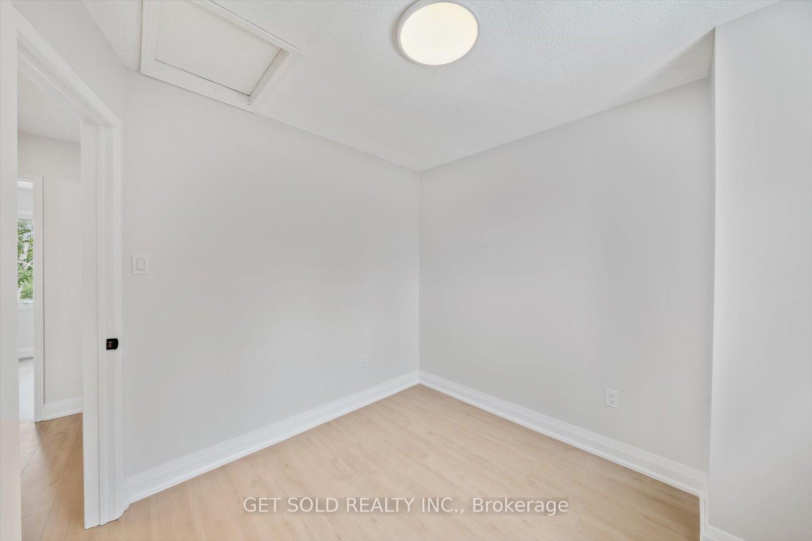 Photo 24 of 232 Kozlov Street, Barrie, West Bayfield — HOMEH