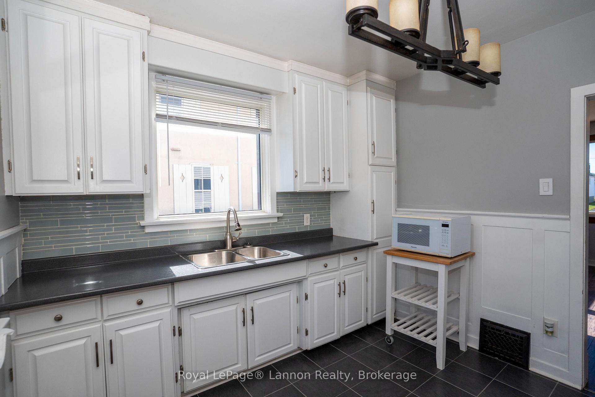 Photo 12 of 738 Mortimer Avenue E, Thunder Bay, Westfort — HOMEH
