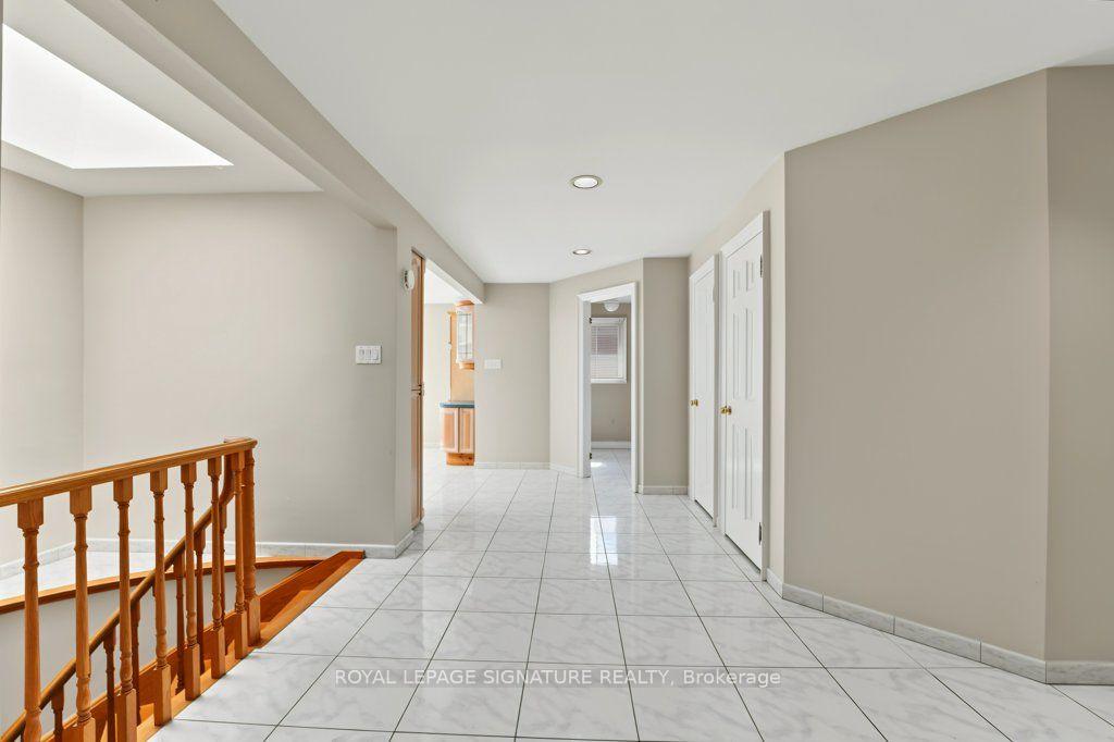 Photo 7 of 56 Apricot Street, Markham, Bayview Glen — HOMEH