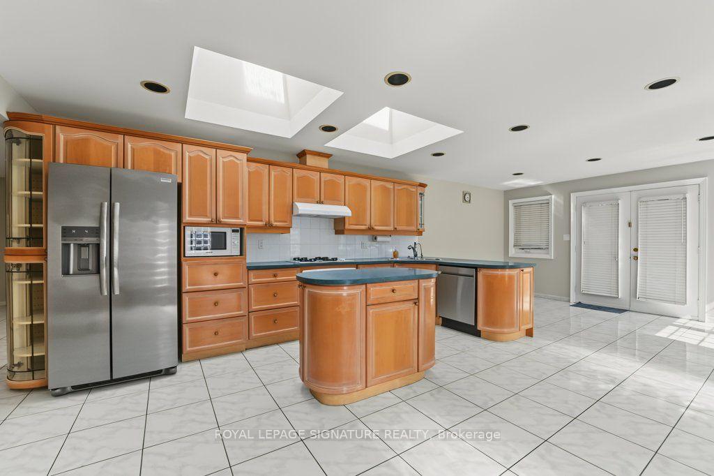 Photo 9 of 56 Apricot Street, Markham, Bayview Glen — HOMEH