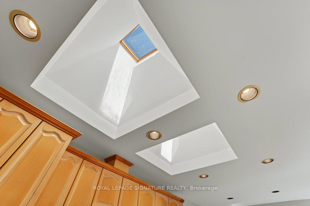 Photo 11 of 56 Apricot Street, Markham, Bayview Glen — HOMEH