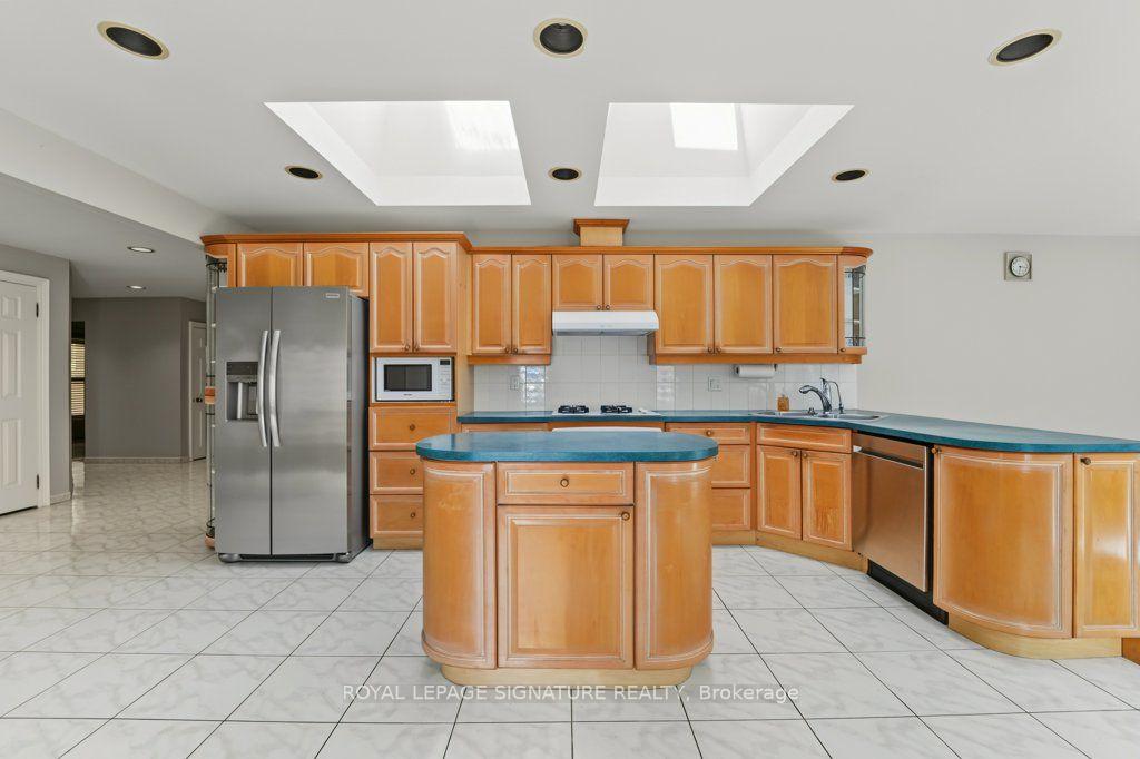Photo 13 of 56 Apricot Street, Markham, Bayview Glen — HOMEH
