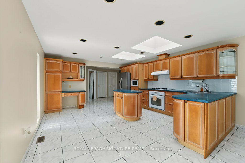 Photo 14 of 56 Apricot Street, Markham, Bayview Glen — HOMEH