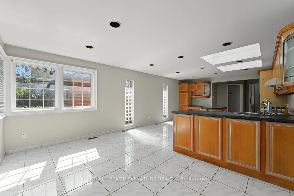 Photo 15 of 56 Apricot Street, Markham, Bayview Glen — HOMEH