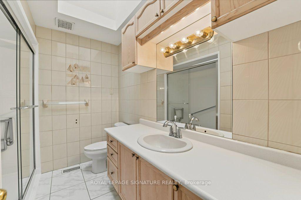 Photo 21 of 56 Apricot Street, Markham, Bayview Glen — HOMEH
