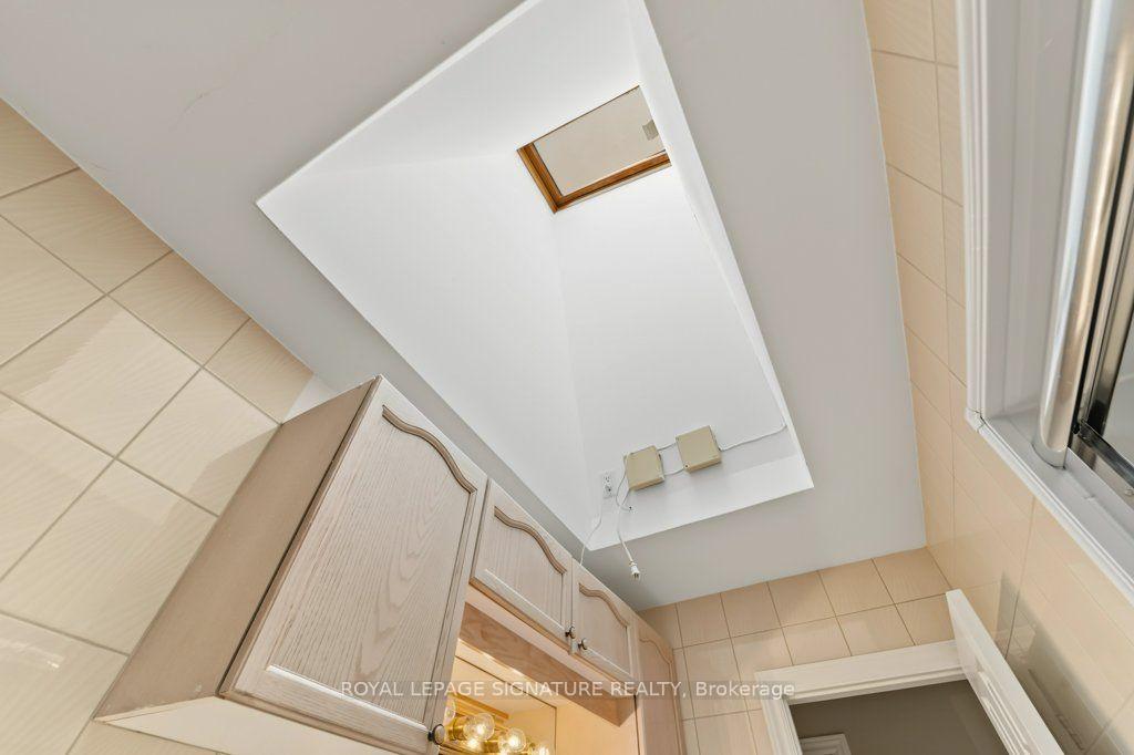 Photo 22 of 56 Apricot Street, Markham, Bayview Glen — HOMEH