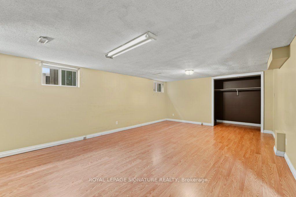Photo 32 of 56 Apricot Street, Markham, Bayview Glen — HOMEH