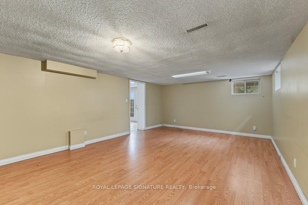 Photo 34 of 56 Apricot Street, Markham, Bayview Glen — HOMEH