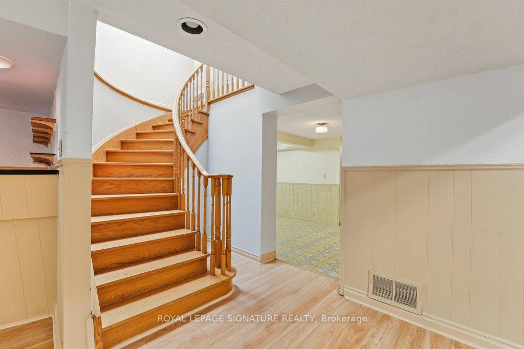 Photo 35 of 56 Apricot Street, Markham, Bayview Glen — HOMEH