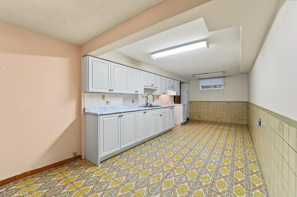 Photo 37 of 56 Apricot Street, Markham, Bayview Glen — HOMEH