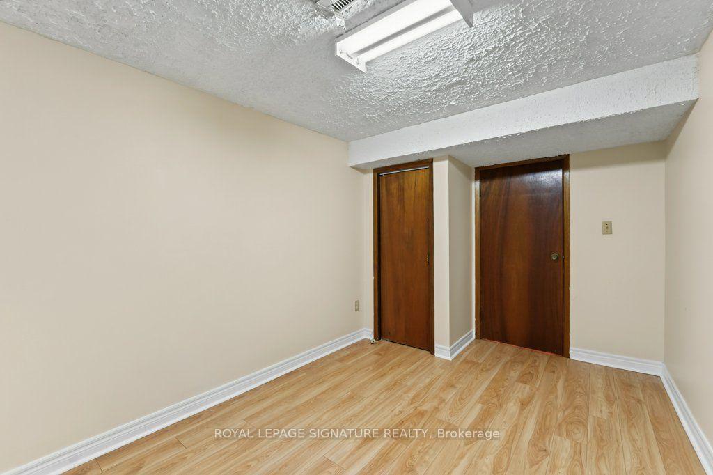 Photo 39 of 56 Apricot Street, Markham, Bayview Glen — HOMEH