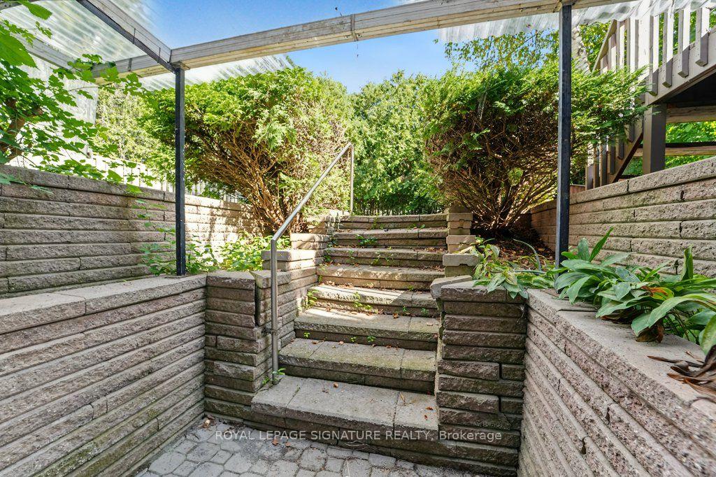 Photo 40 of 56 Apricot Street, Markham, Bayview Glen — HOMEH