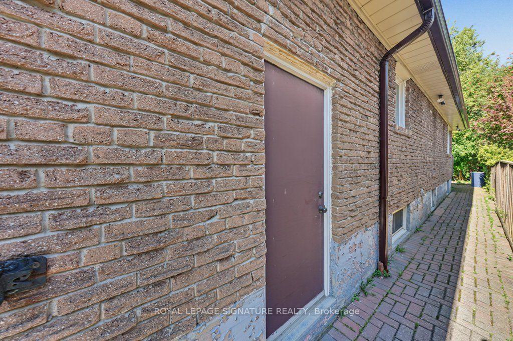 Photo 41 of 56 Apricot Street, Markham, Bayview Glen — HOMEH