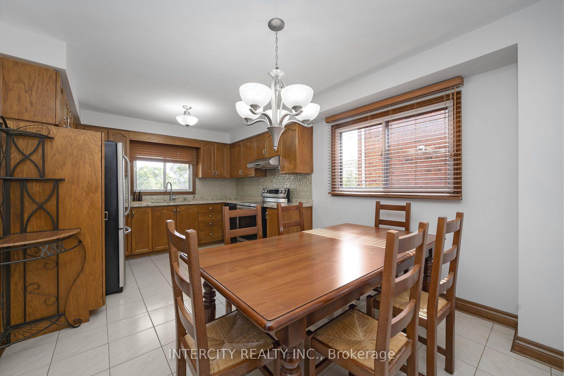 Photo 23 of 57 Kaiser Drive, Vaughan, West Woodbridge — HOMEH