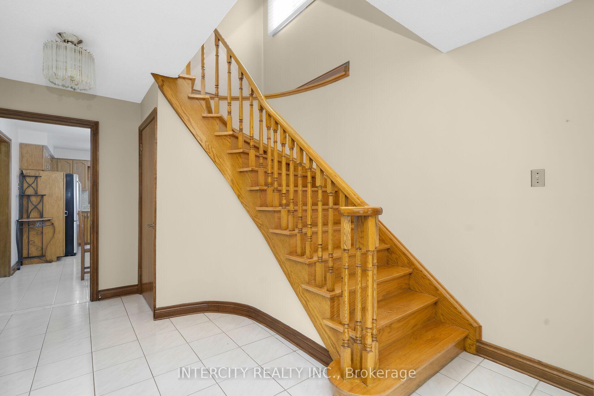 Photo 43 of 57 Kaiser Drive, Vaughan, West Woodbridge — HOMEH