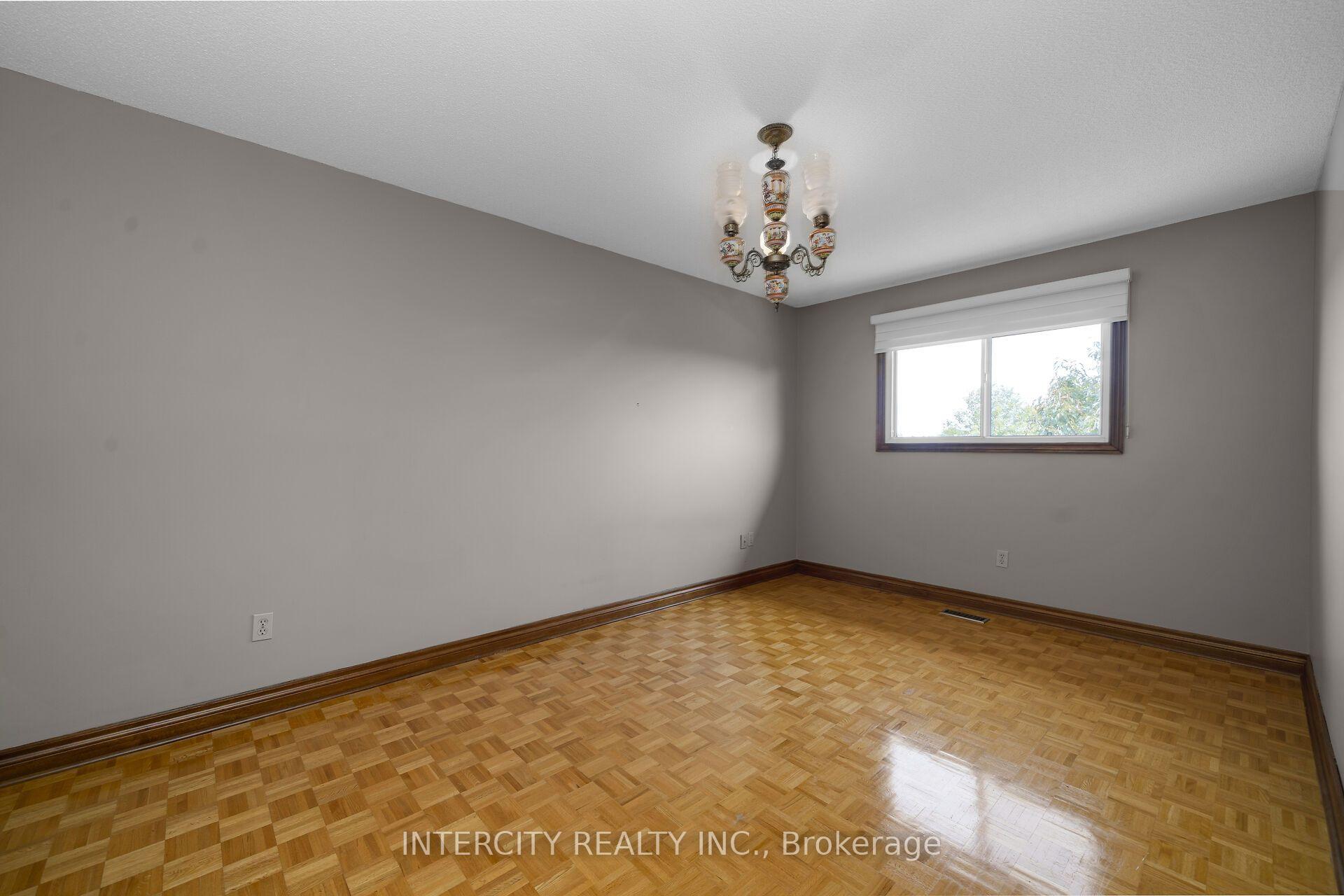 Photo 55 of 57 Kaiser Drive, Vaughan, West Woodbridge — HOMEH