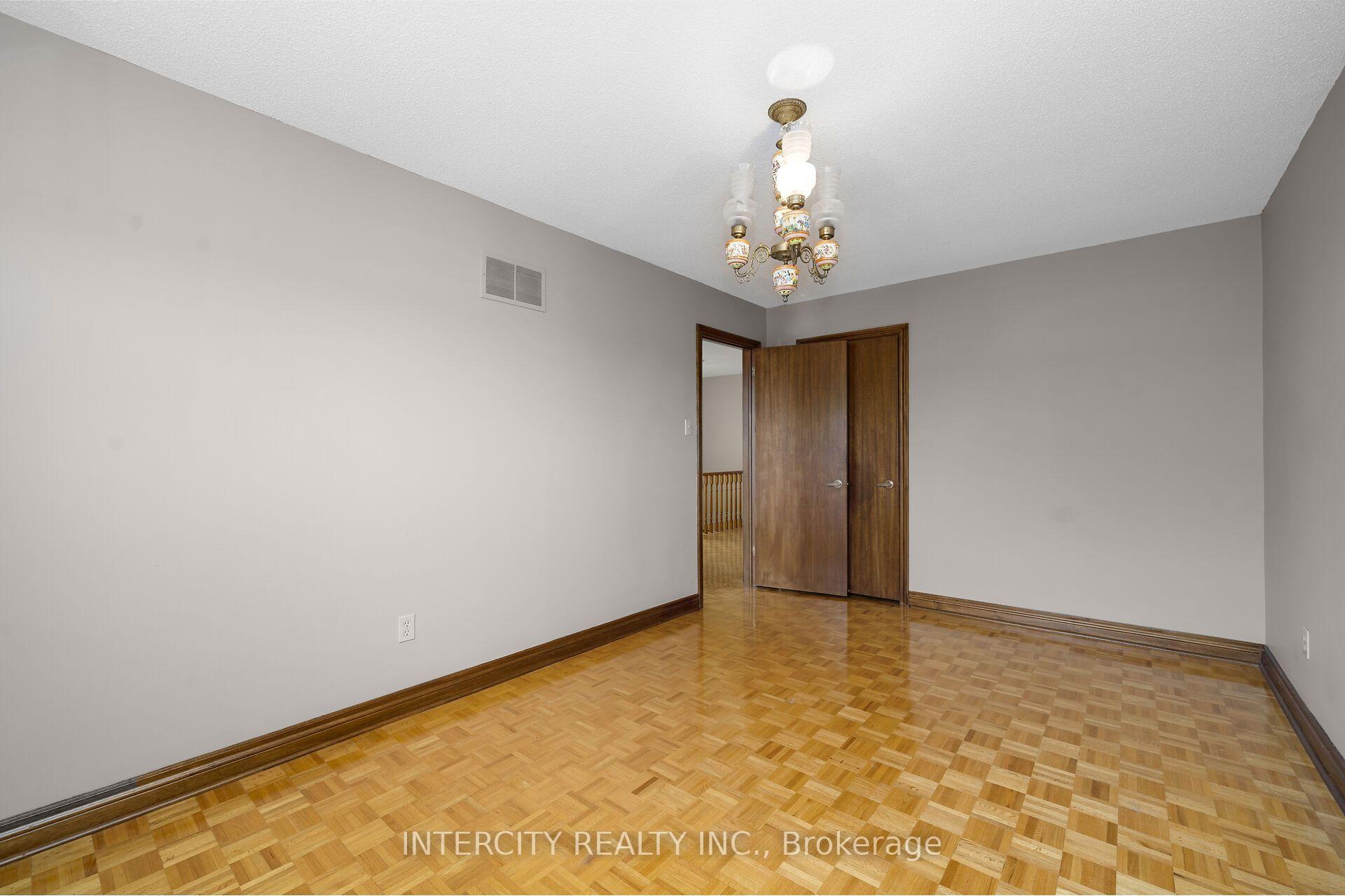 Photo 57 of 57 Kaiser Drive, Vaughan, West Woodbridge — HOMEH