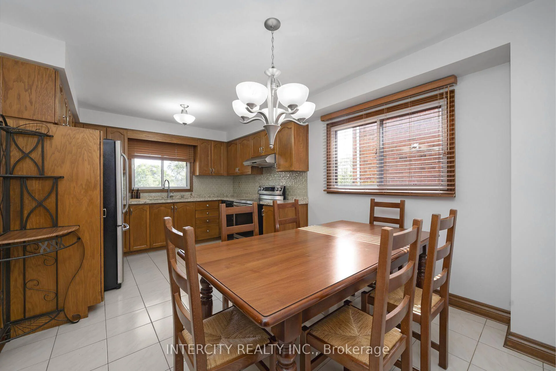 Photo 24 of 57 Kaiser Drive, Vaughan, West Woodbridge — HOMEH